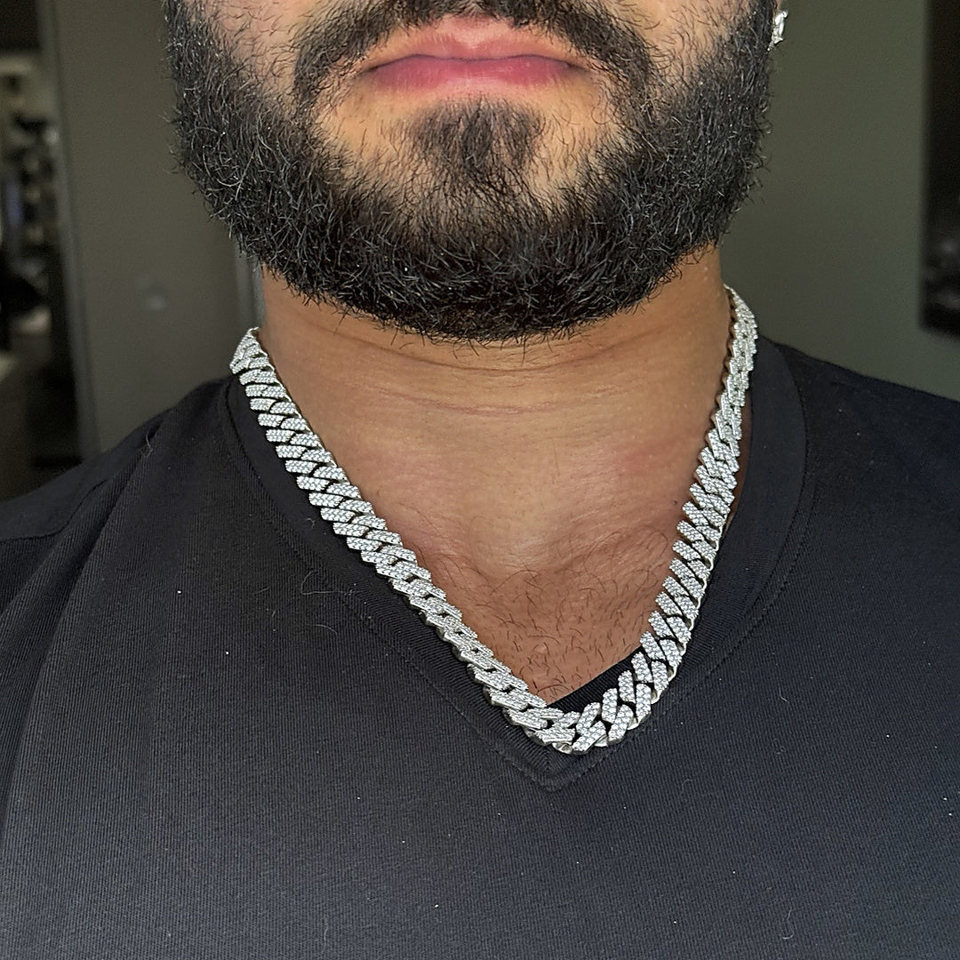 BLACKTHRONE 22-inch Cuban chain showing its on-body chest fit